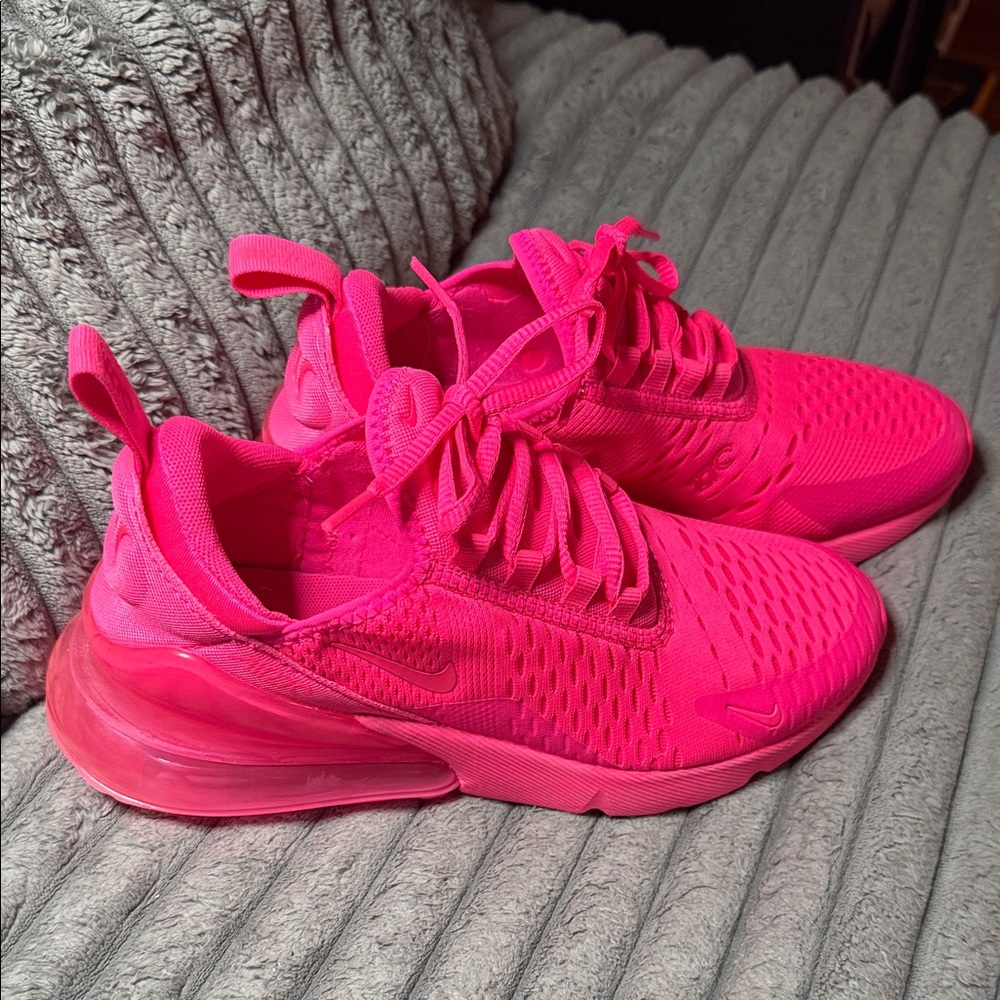 Nike Airmax 270 Women's Hot Pink Sneakers
